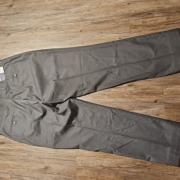 NWT Mens Stafford Performance Microtwill Classic Gray Dress Pants Sz 38×34 - Picture 4 of 7